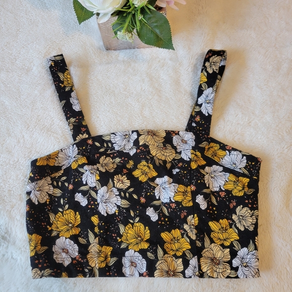 Crop Top Bundle - Picture 6 of 11